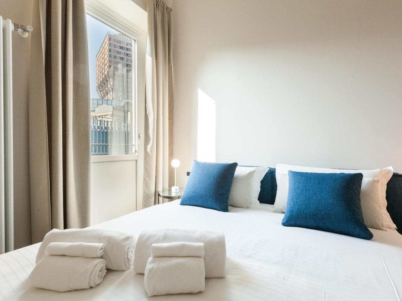 easyhomes-Duomo Suites&Apartments Milano Eksteriør billede