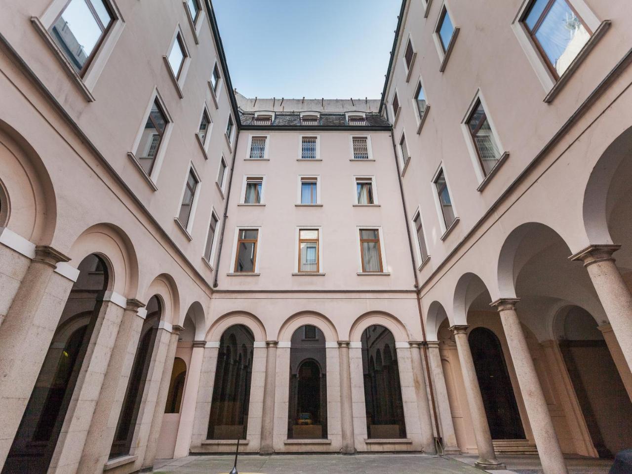 easyhomes-Duomo Suites&Apartments Milano Eksteriør billede